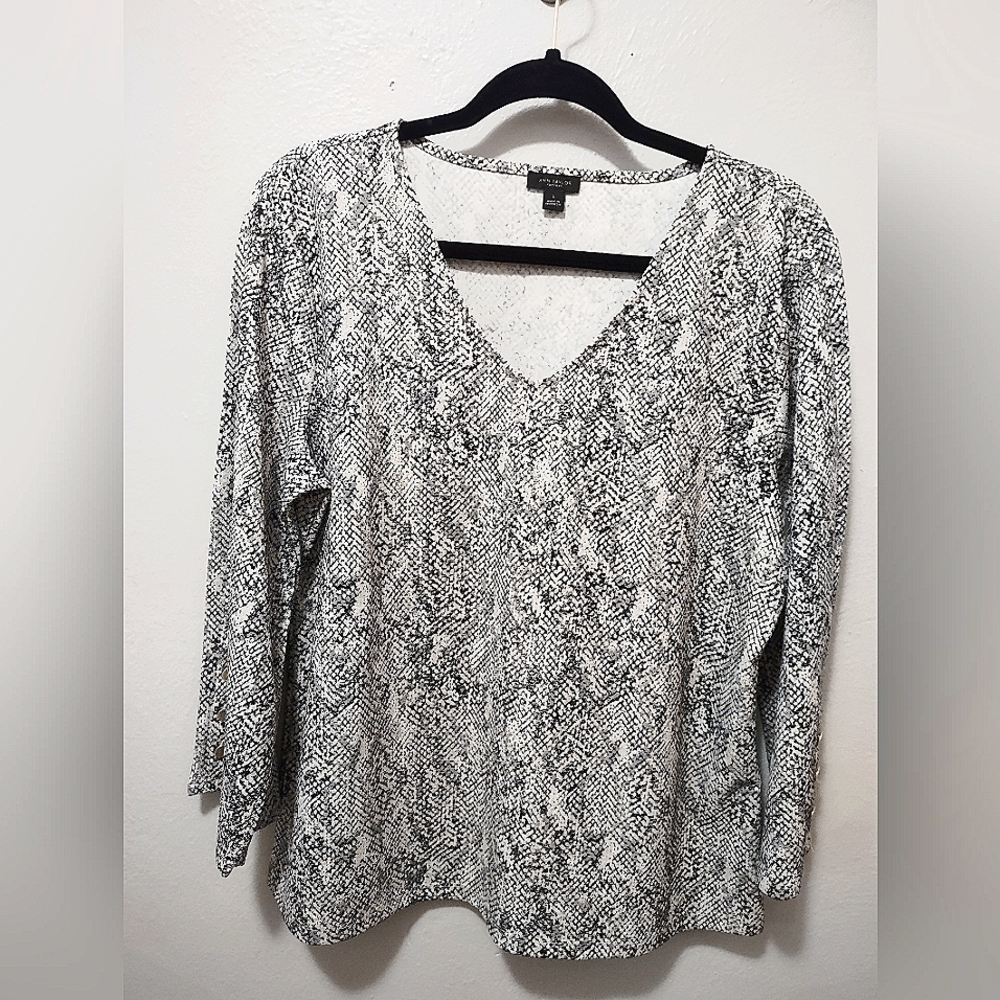 Snake print top